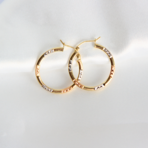 ARRACADAS TRICOLOR CON CORTES DE ESTRELLA FACETADOS