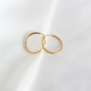 ARRACADAS DE ORO CON TEXTURA DE ROMBOS FACETADOS