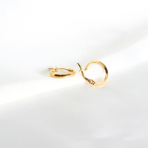 Home 4 ARRACADAS TUBULARES PLANAS DE ORO PULIDO