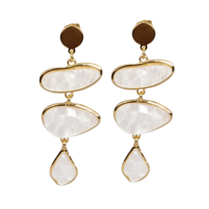 Aretes Largos Dorado Nácar Formas Orgánicas Elegante Mujer